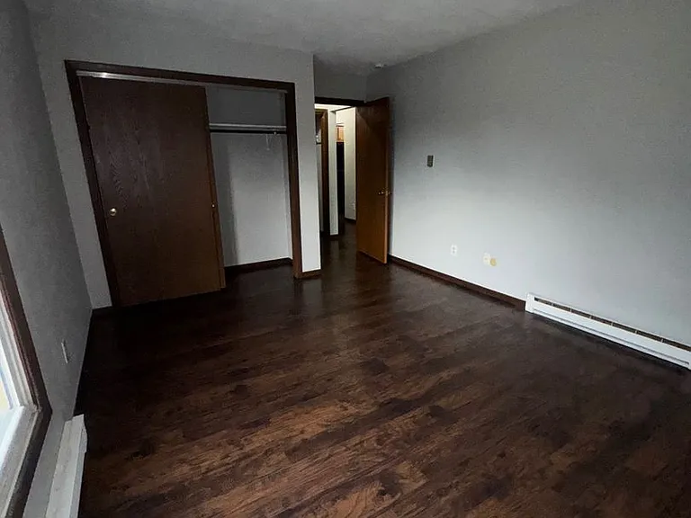 Wesleyan Apartments — Photo 12
