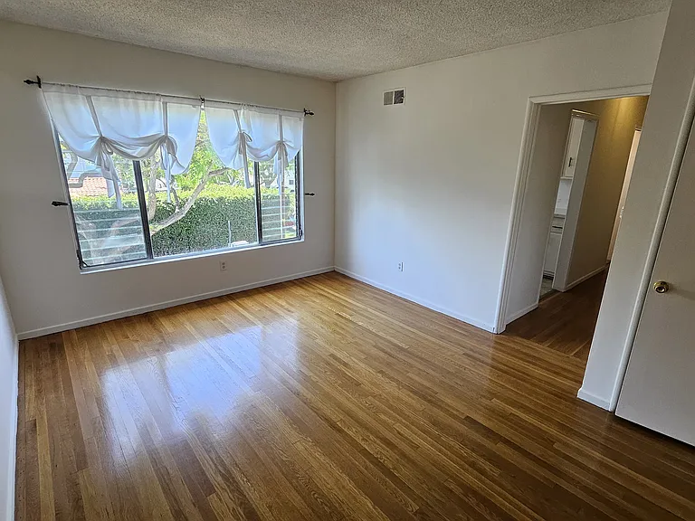 8315 Clinton Ave #6 — Photo 2