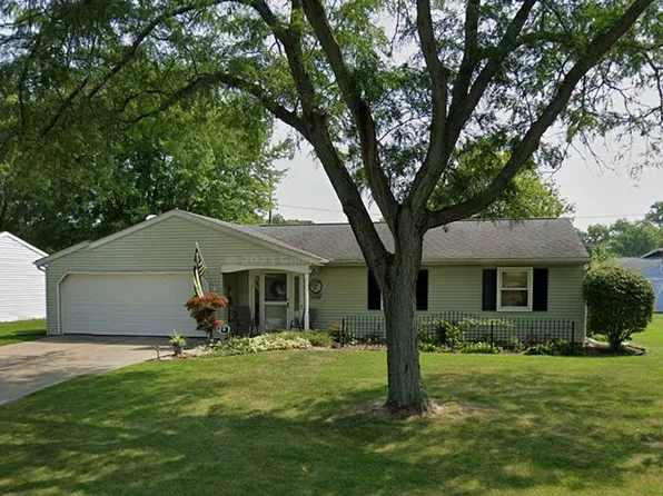 55 Bordeaux Dr, Napoleon, OH 43545