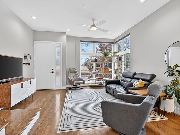 4th image of 537 New Bern Ave #101