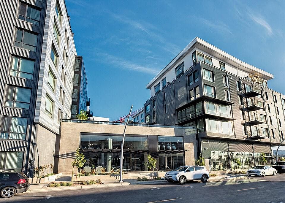 1st image of 250 9th Ave #119