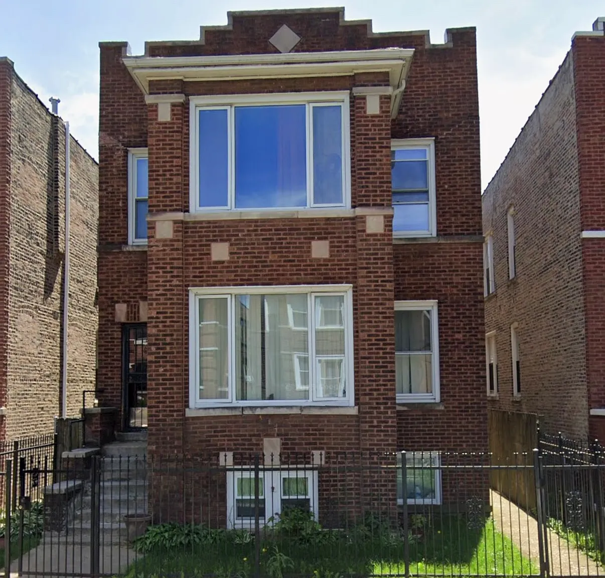 2 bed, $1,300 — Photo 1