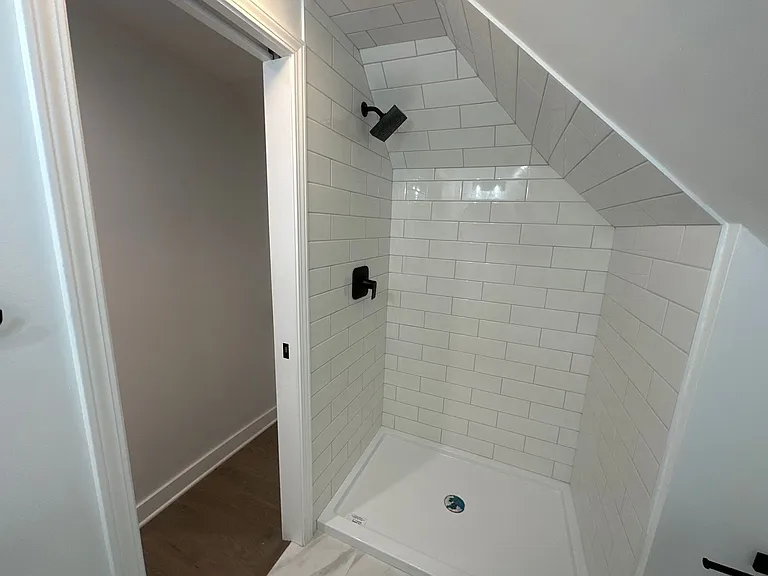 Worthington St 1445 HHR — Photo 21