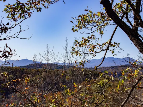 547 Autumn Cir NE, Lenoir, NC 28645