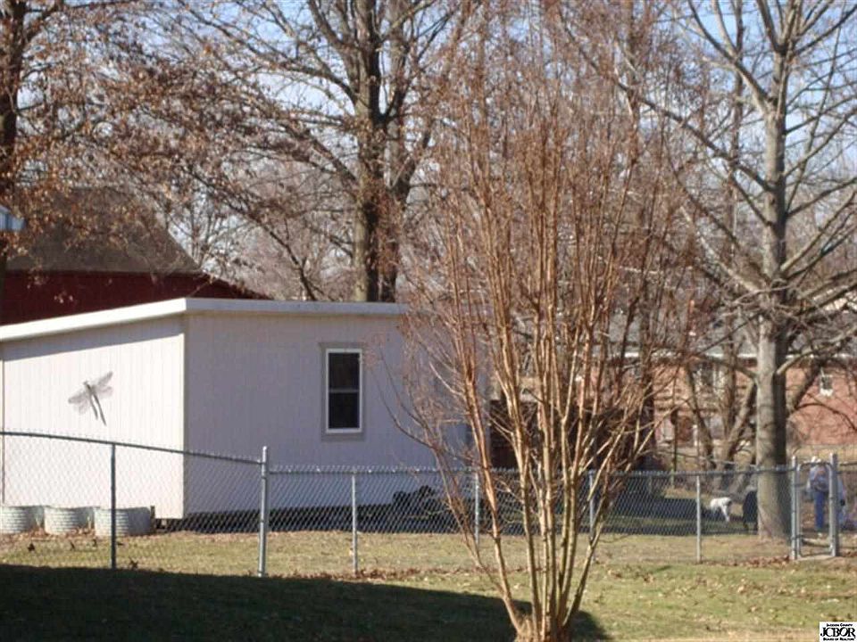 2nd image of 118 S Jackson St