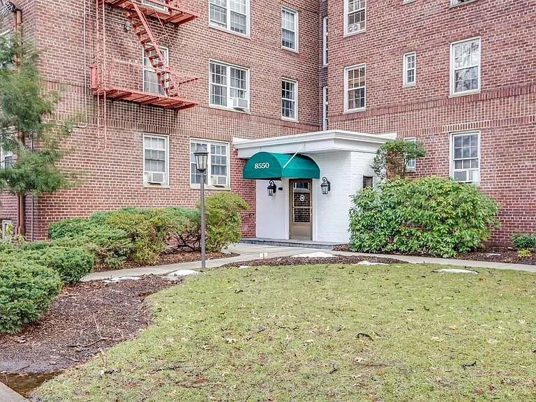 8550 Boulevard East #1G — Photo 15