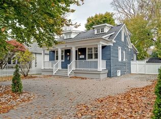 411 Trafalgar Rd, Oakville, ON L6J 3H8