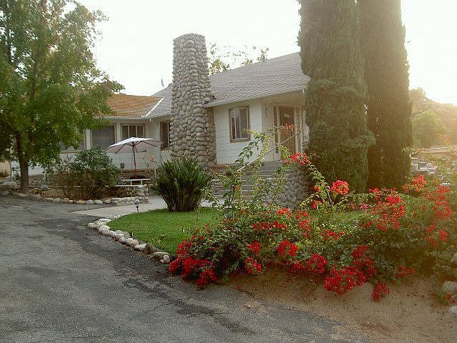 1st image of 44937 Acacia Ave