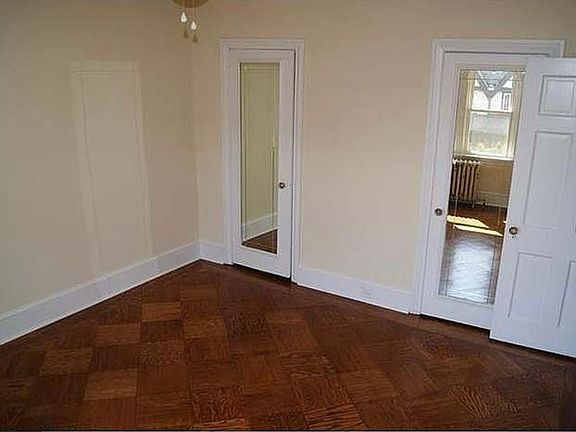 5th image of 173 Stoneway Ln