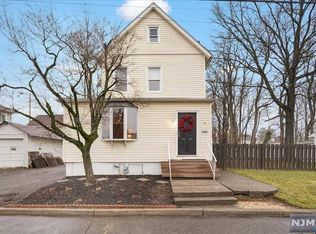 16 Dyer Ave, Emerson, NJ 07630