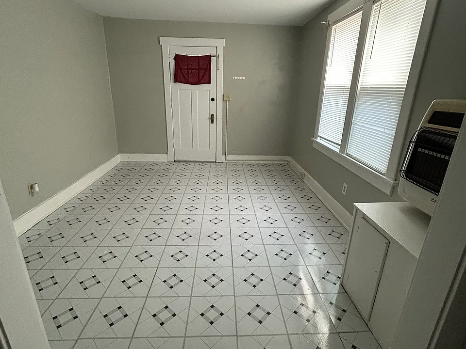 16 Weber St