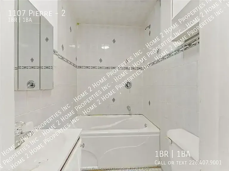 1107 Pierre Ave #2 — Photo 5