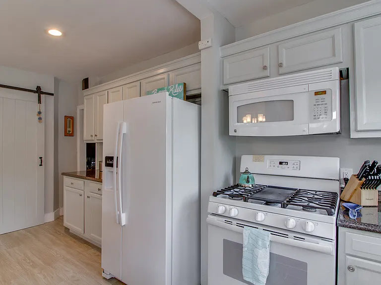 1273 Little Bay Ave — Photo 7