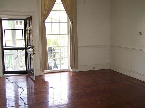 Living Room and entrance from porch