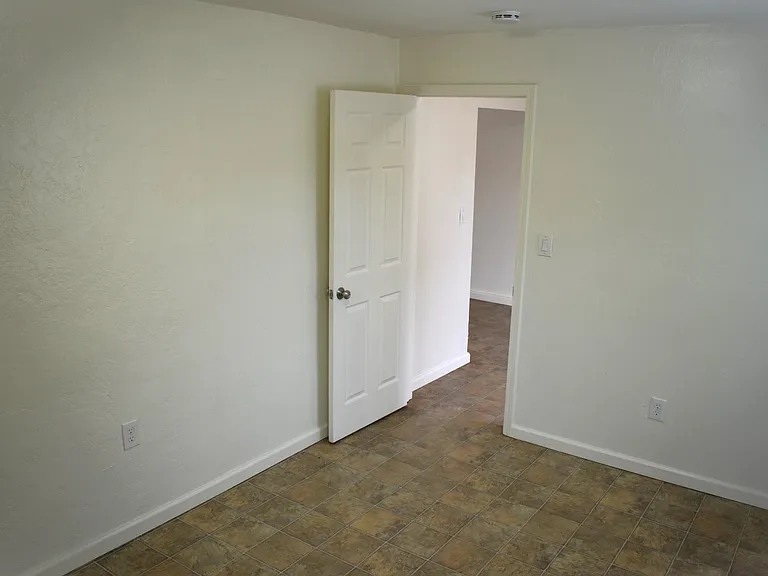 114 Park Ave #1/2 — Photo 5