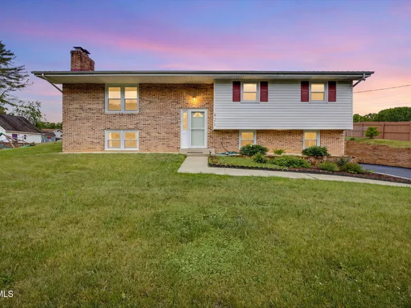 421 Mount Area Dr, Bristol, TN 37620