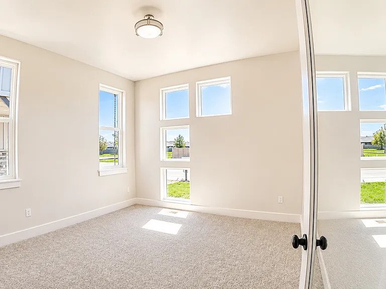 5608 S Rosalia Way — Photo 15