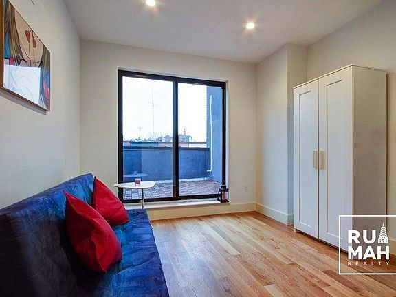 4th image of 135 Lefferts Pl #4R