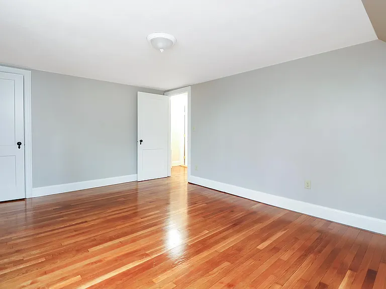 142 Elmwood Ave — Photo 28