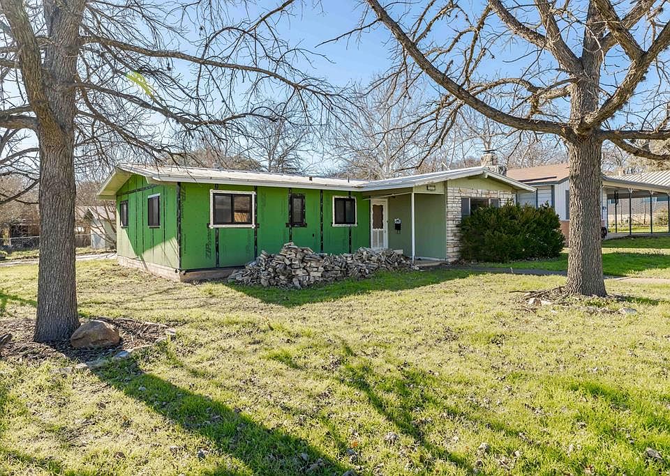 1st image of 701 Bluebonnet Dr