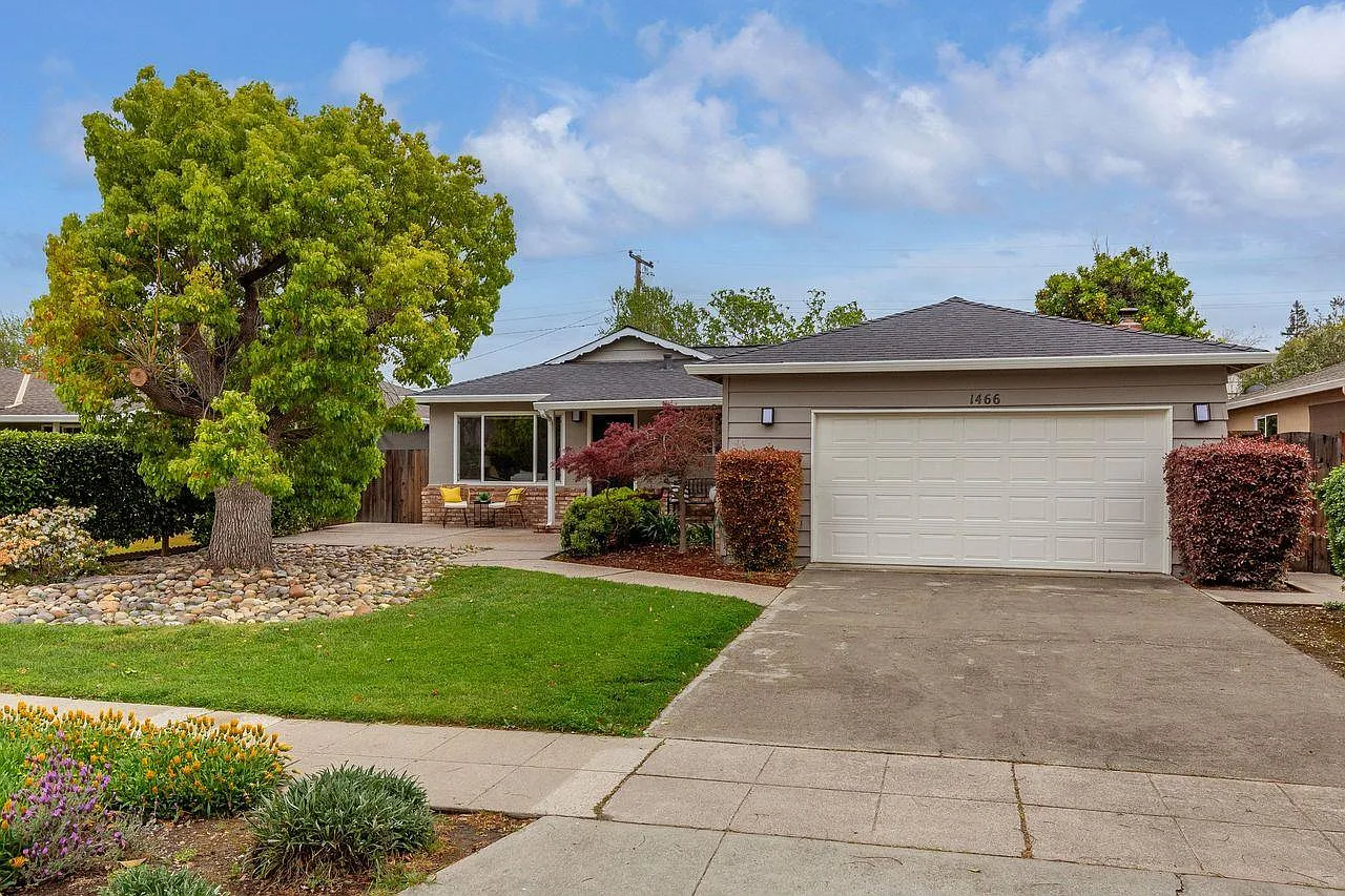 1466 Fields Dr photo 1