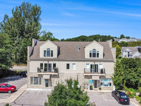 718 N Saint Joseph St Unit K3, Suttons Bay, MI 49682