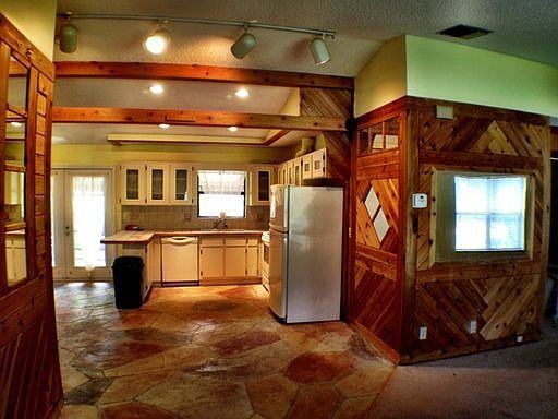 3rd image of 9430 Nickels Blvd