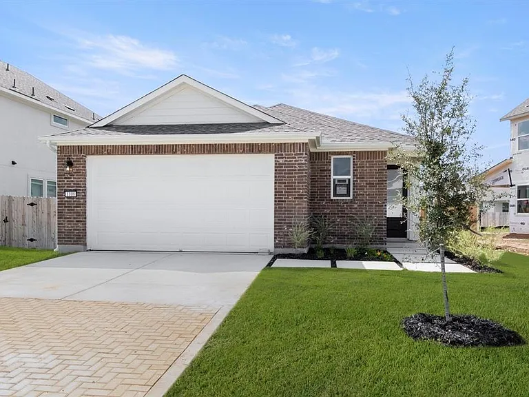 1012 Yaupon Holly Dr — Photo 3