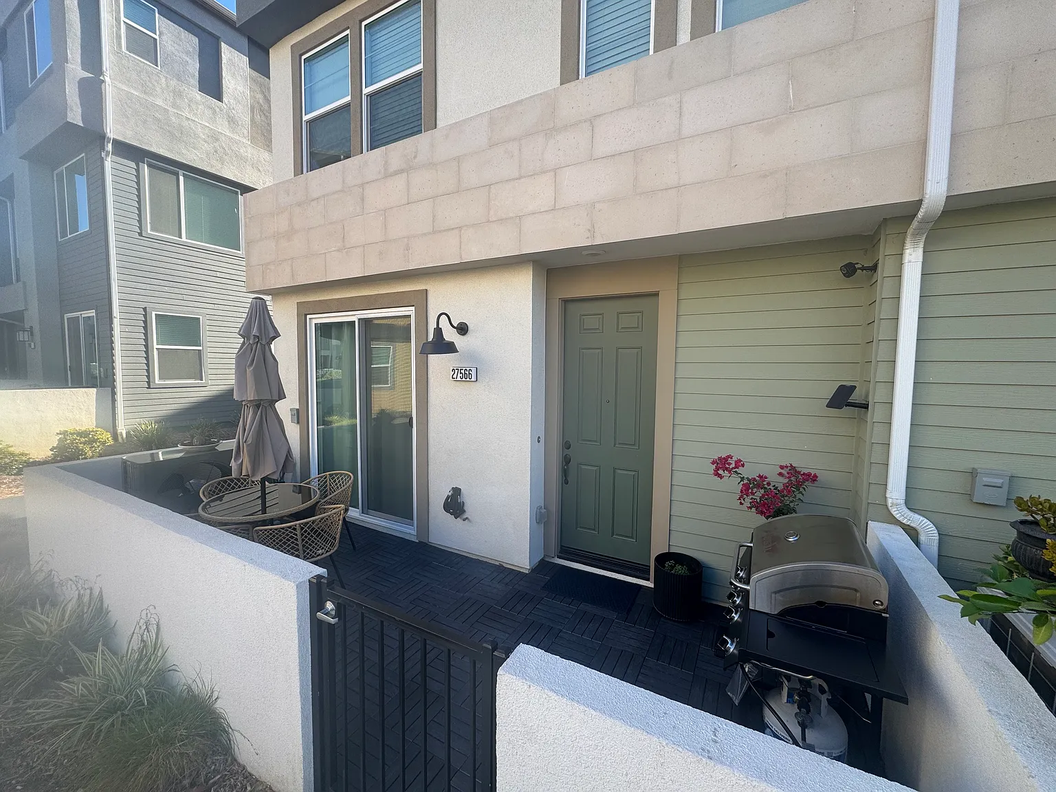4 bed, 3.5 bath, 2056 sqft, $5,100 — Photo 3