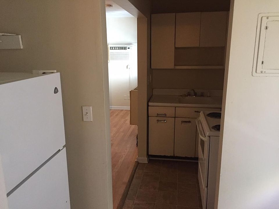 2nd image of 4010 Southern Pkwy APT 4