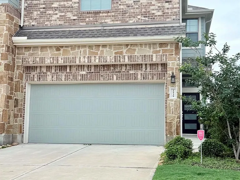 1539 Crystal Stream Dr — Photo 1