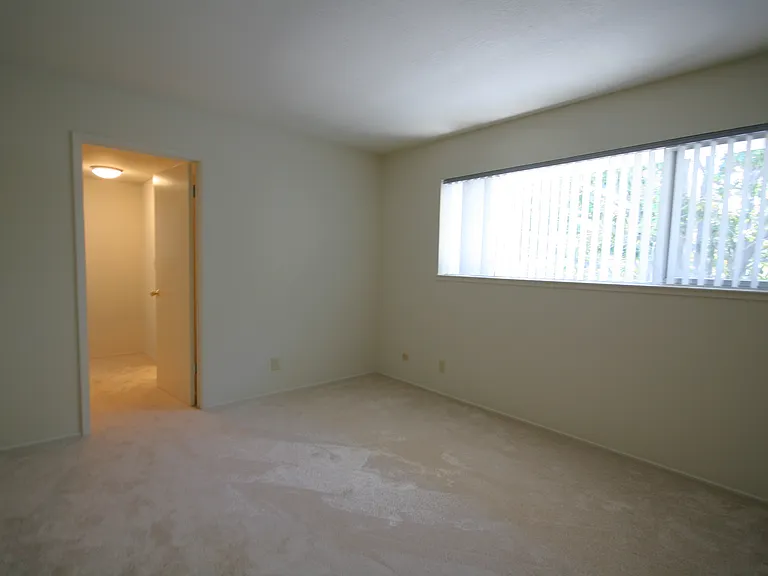 2003 Town And Country Ln #2 — Photo 9