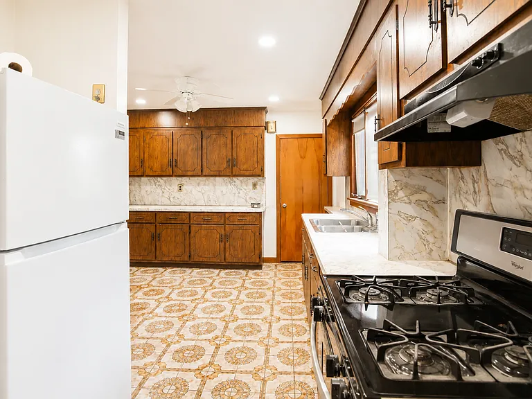 53 Sycamore St #1 — Photo 7
