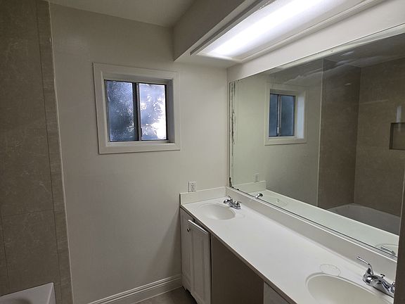 4th image of 10611 Lexington St