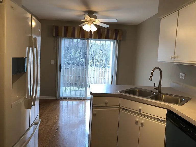 1207 Orleans Dr — Photo 15
