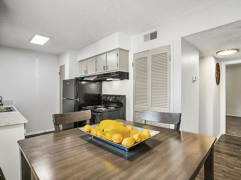 Dining Room | Apartments Greenville, SC | Park West