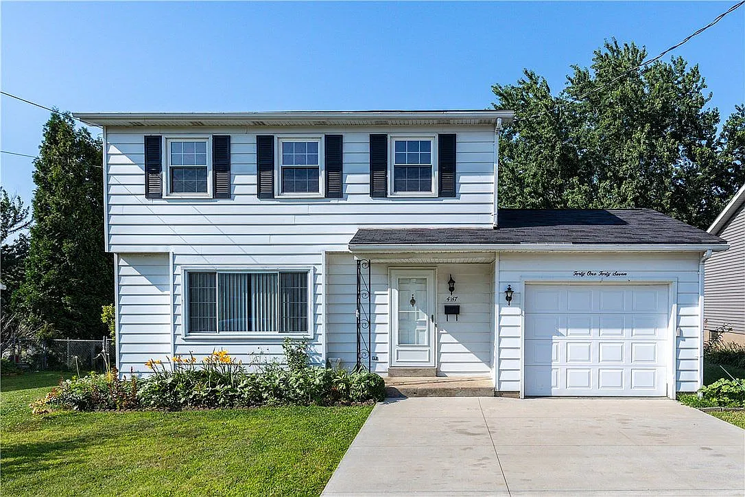 3 bed, 1296 sqft, $1,600 — Photo 1