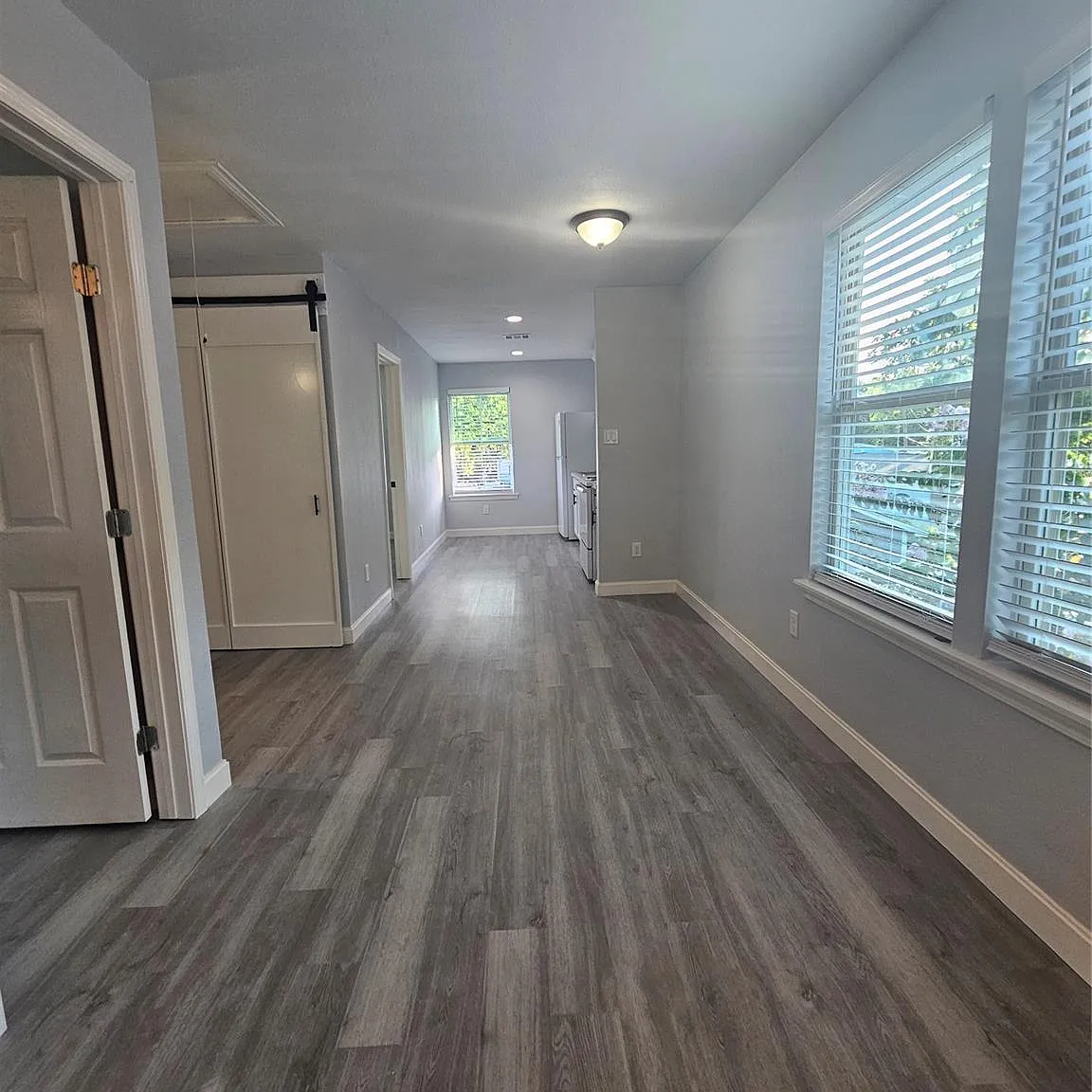 2 bed, 1.0 bath, 722 sqft, $1,100 — Photo 4