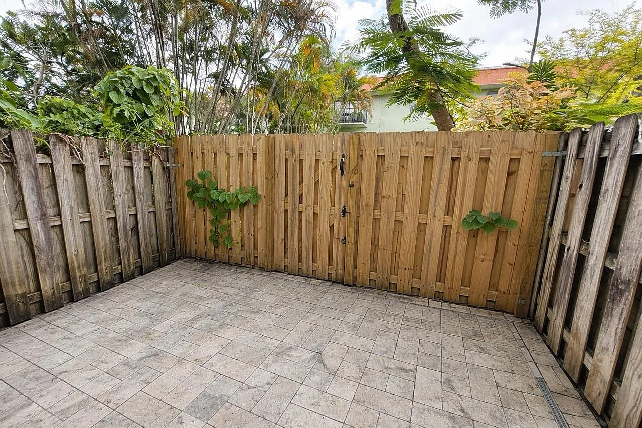 2 bed, 1.5 bath, 1000 sqft, $2,550 — Photo 2