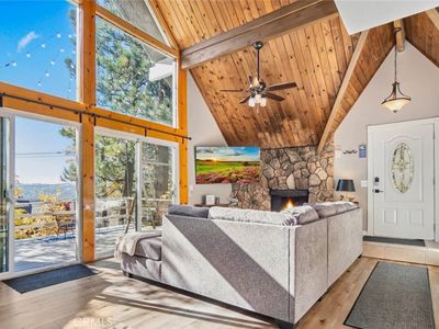 27638 Saint Bernard Ln, Lake Arrowhead, CA, 92352