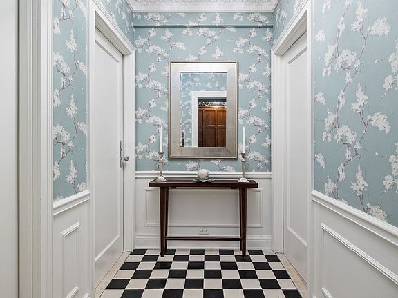 4th image of 1366 N Dearborn Pkwy #7B