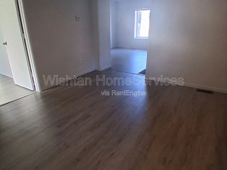 517 N 14th St #1 — Photo 6