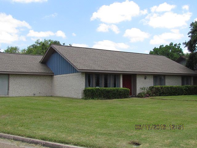 1st image of 102 Bowling Green Dr