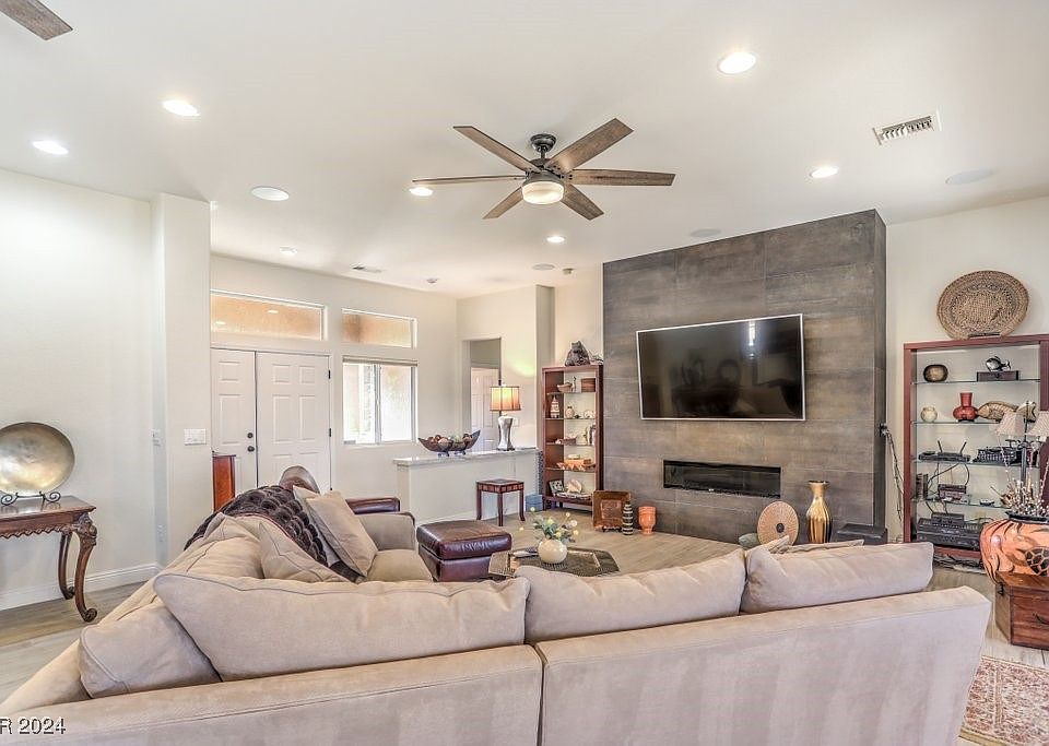 1st image of 2724 Hope Forest Dr