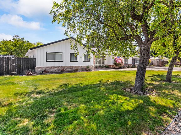 4-web-or-mls-8966 Hilary Lane Stockton (4)_08112025