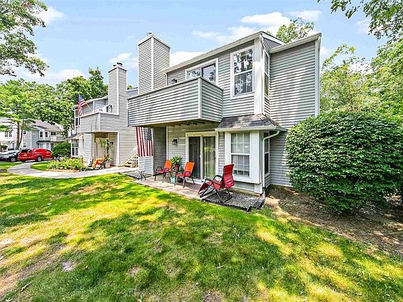 2nd image of 60 Pheasant Meadow Dr #60
