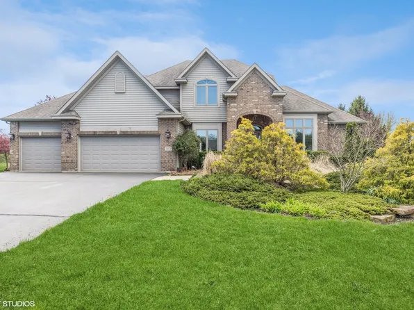 3411 Cypress Dr, Spring Grove, IL 60081