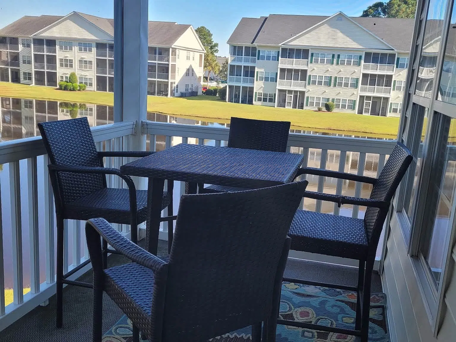 3 bed, 1263 sqft, $1,900 — Photo 4
