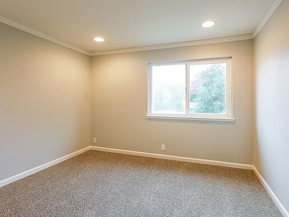2nd image of 106 Lakehurst Dr