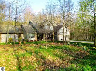 870 Hiawatha Dr, Mount Pleasant, MI 48858